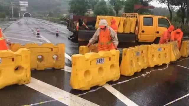 突發！集卡貨車撞壞橋墩，此路段將封道一個月！運費上漲！